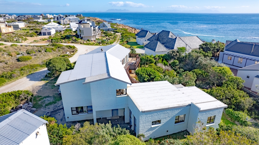 6 Bedroom Property for Sale in Pringle Bay Western Cape